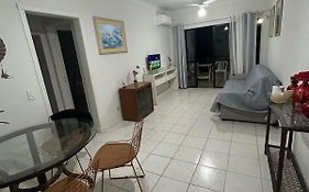 Pitangueiras 100 m da praia 2vagas de garagem e serviço de praia